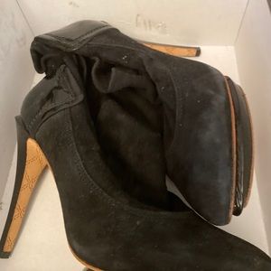 L.A.M.B. GWEN STEFANI